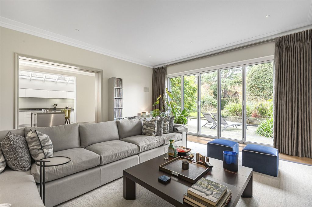 Property photo 3 of 19 Family Room