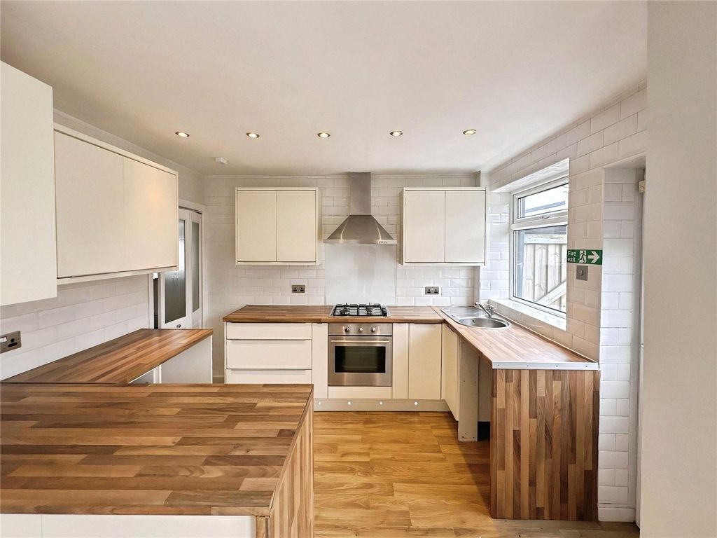 Property photo 2 of 12 Kitchen