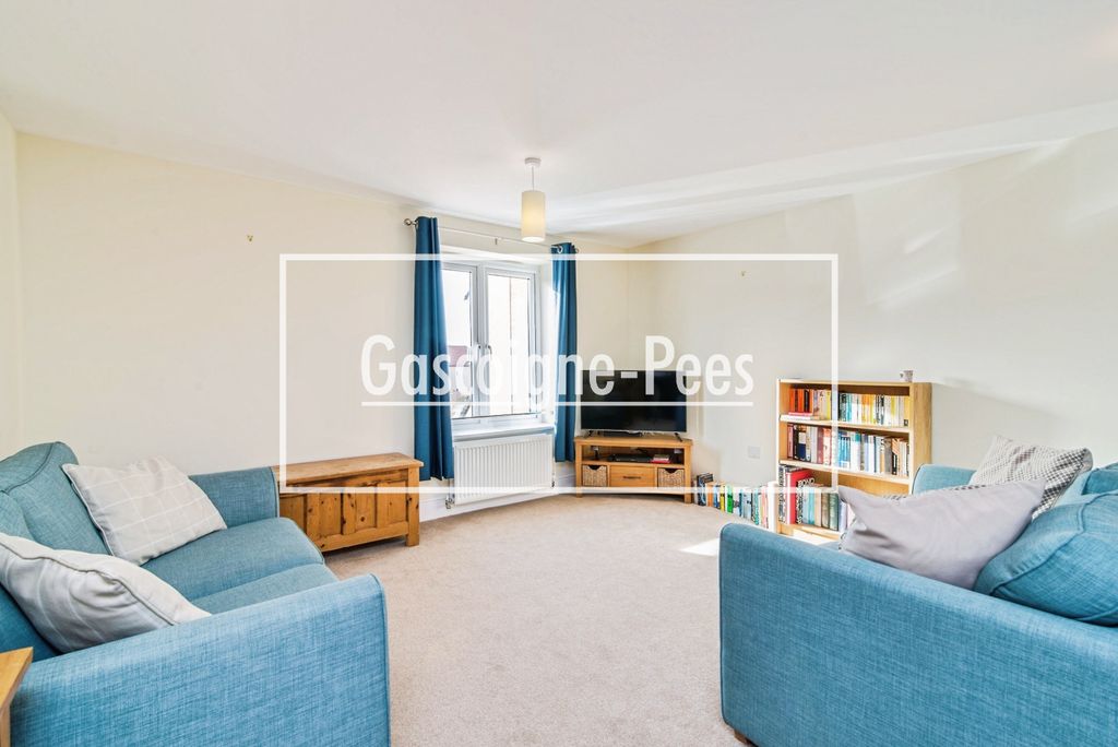 Property photo 3 of 8