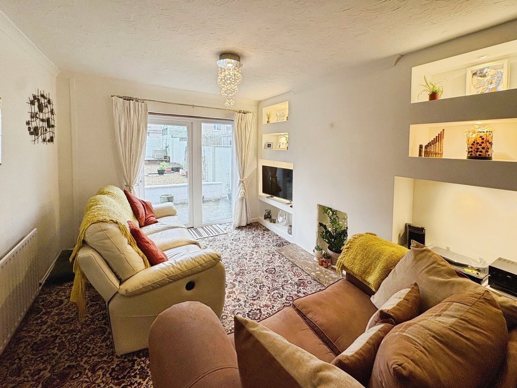 Property photo 2 of 17