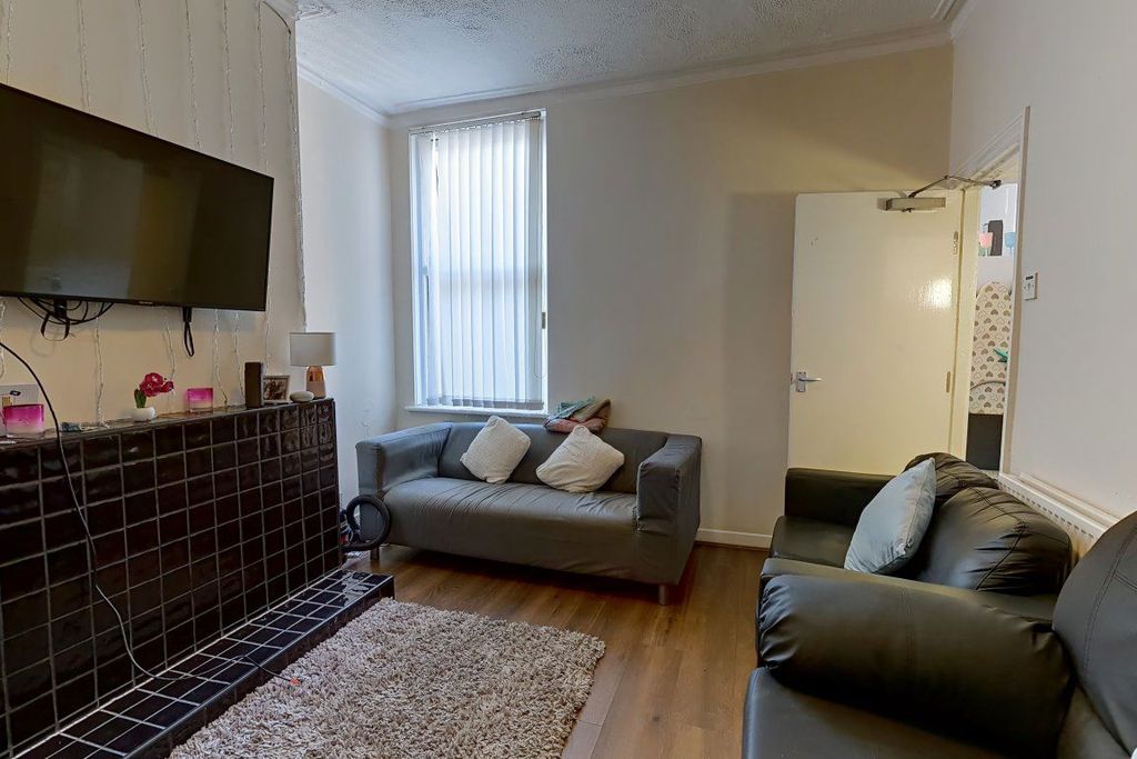 Property photo 3 of 21