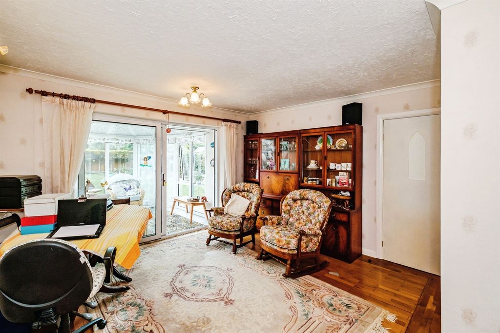 Property photo 3 of 17