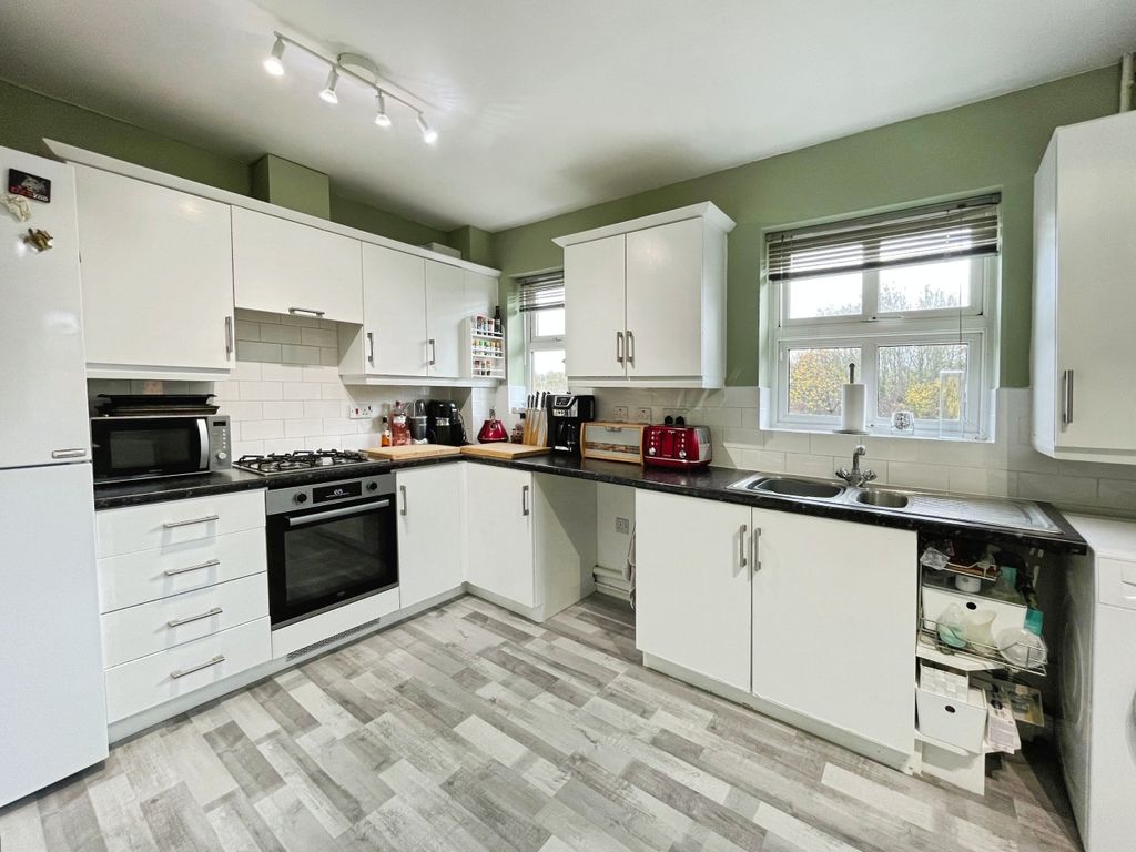 Property photo 3 of 17 Kitchen/Diner