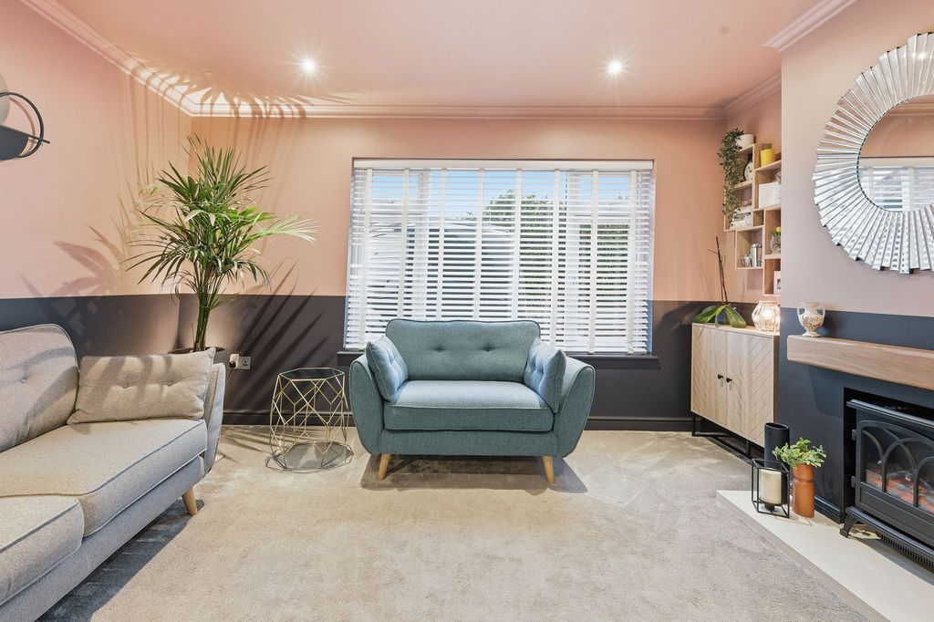 Property photo 2 of 28