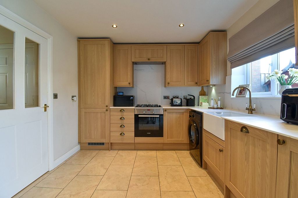 Property photo 3 of 23