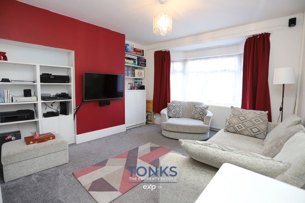 Property photo 2 of 13