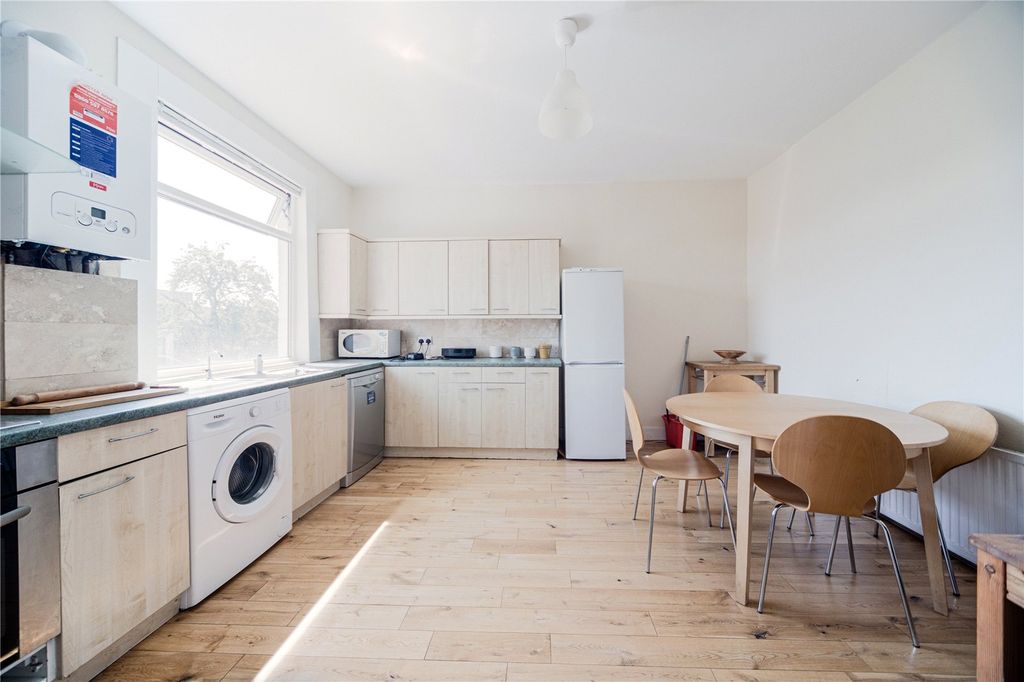 Property photo 2 of 13 Picture No. 01