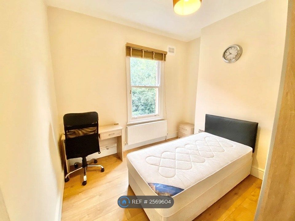 Property photo 3 of 19 Bedroom 4