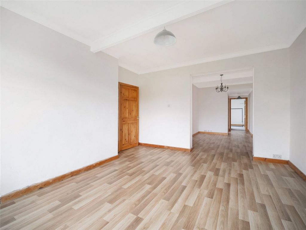 Property photo 3 of 17 Picture No. 06