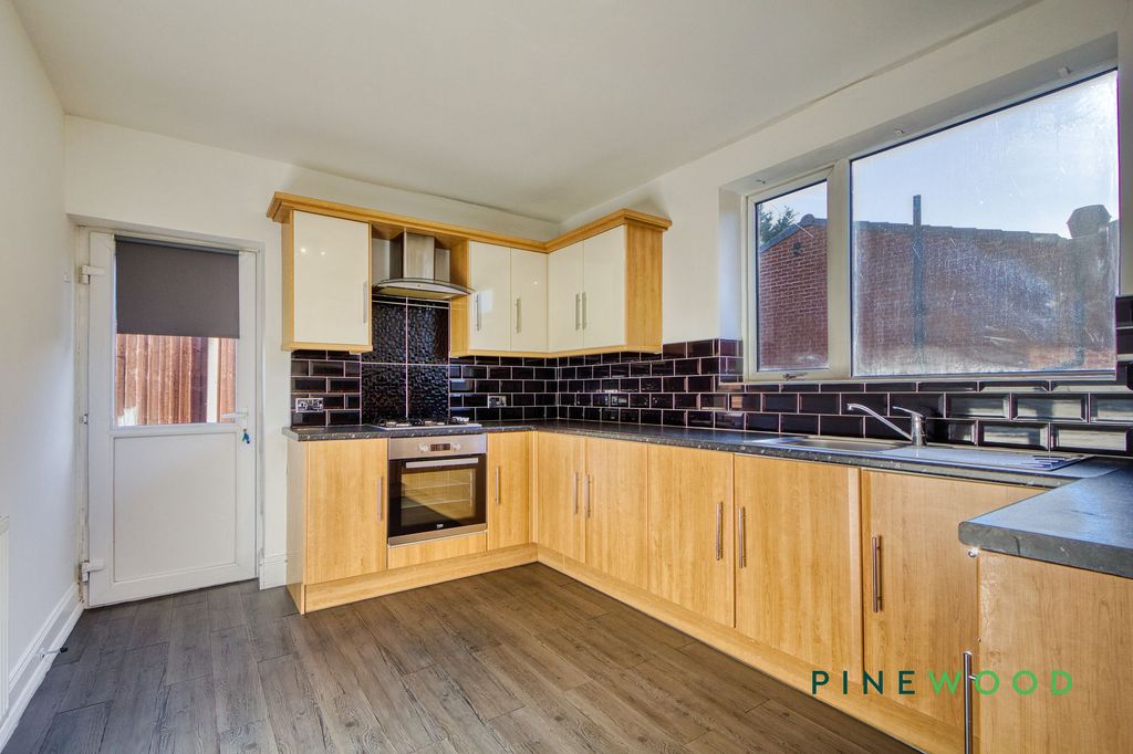 Property photo 2 of 15 Kitchen / Diner