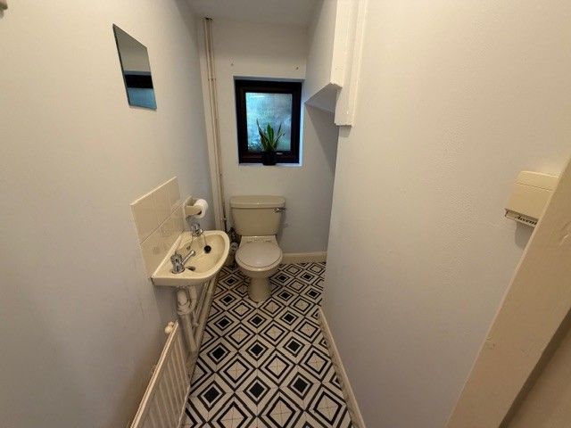 Property photo 3 of 18 Cloakroom/wc