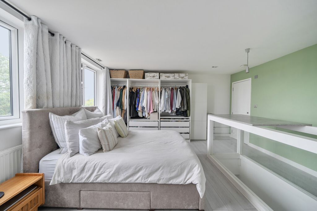 Property photo 3 of 14 1458411-10-6A196B...