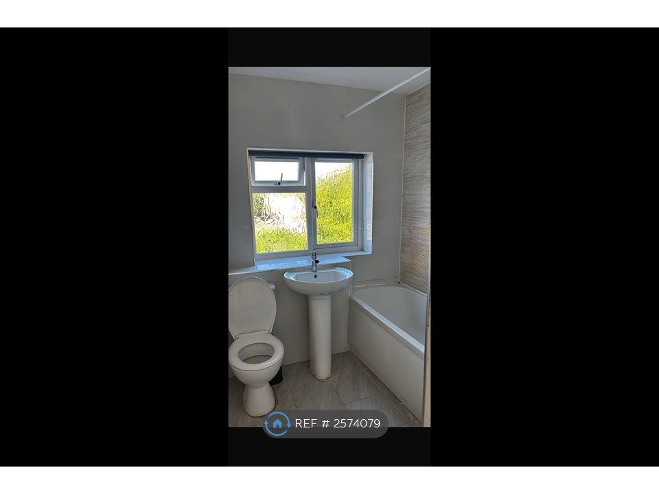 Property photo 3 of 4