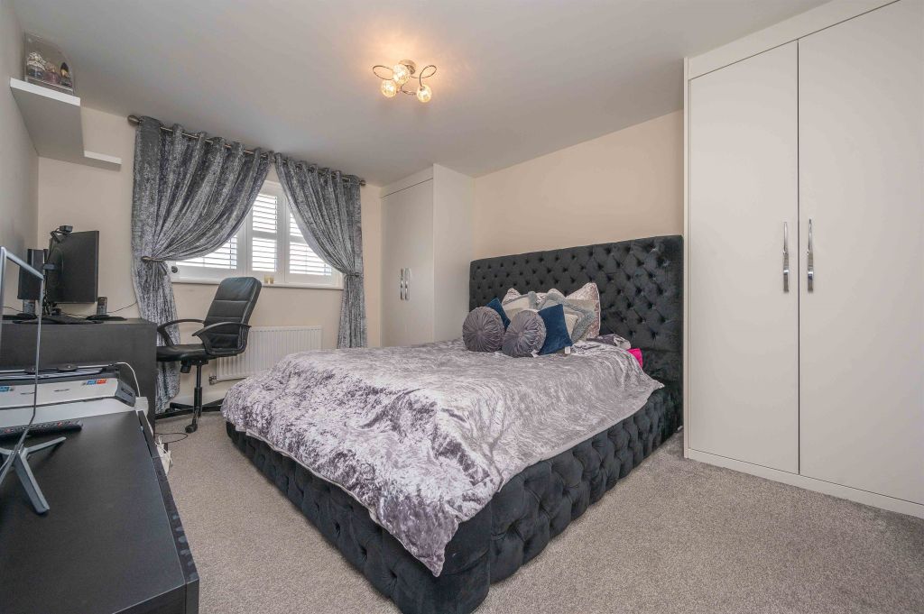 Property photo 2 of 16 Bedroom