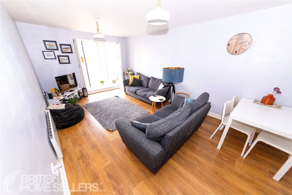 Property photo 3 of 18 Picture No. 22