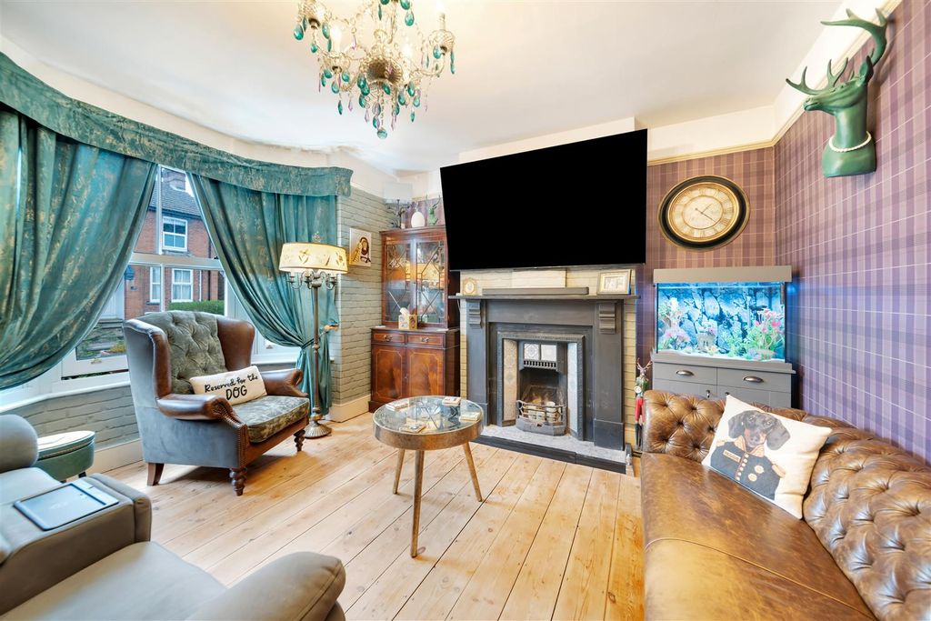 Property photo 2 of 14 Grove Lane-28.Jpg