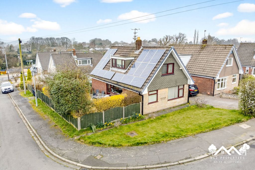 Property photo 1 of 43