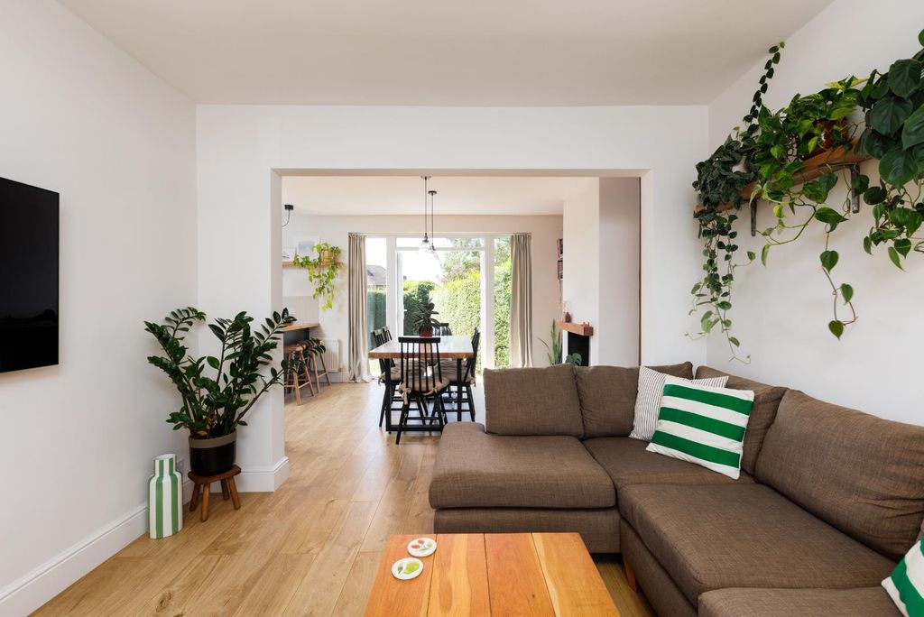 Property photo 1 of 25 57 Queenshill Road-19.Jpg