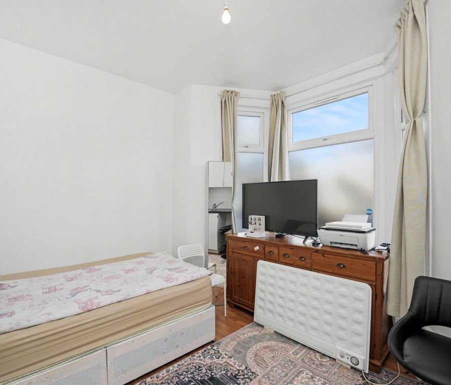 Property photo 2 of 22