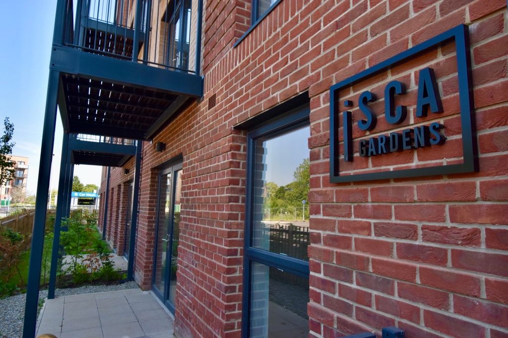 Property photo 1 of 8 Isca Entrance