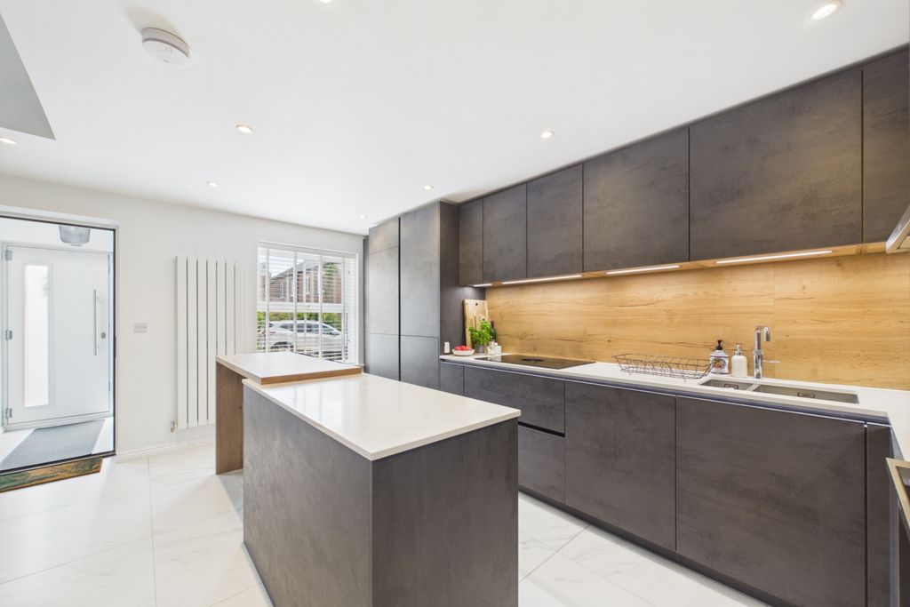 Property photo 2 of 14 Kitchen Diner