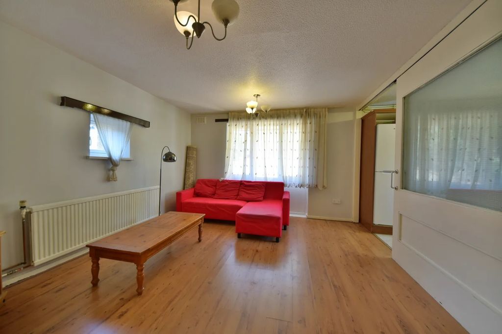 Property photo 3 of 8