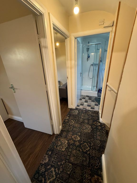Property photo 1 of 6 One Bedroom Furnished Flat To Let - B29