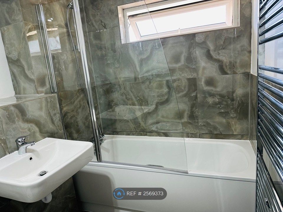 Property photo 2 of 29