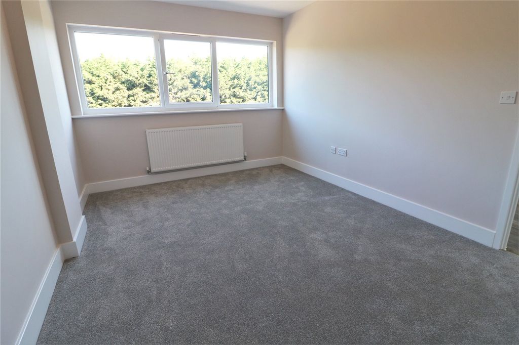 Property photo 3 of 9 Bedroom