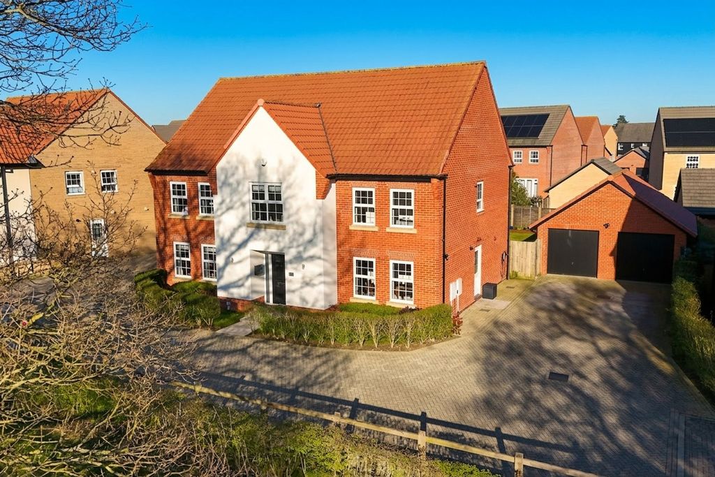 Property photo 1 of 38