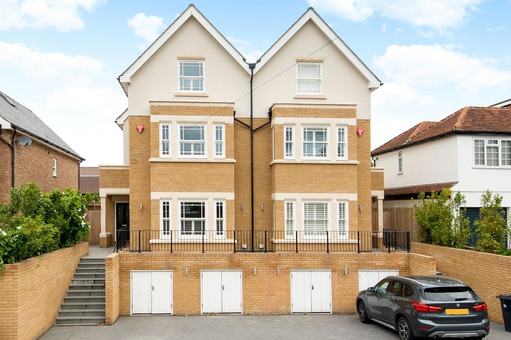 Property photo 1 of 23