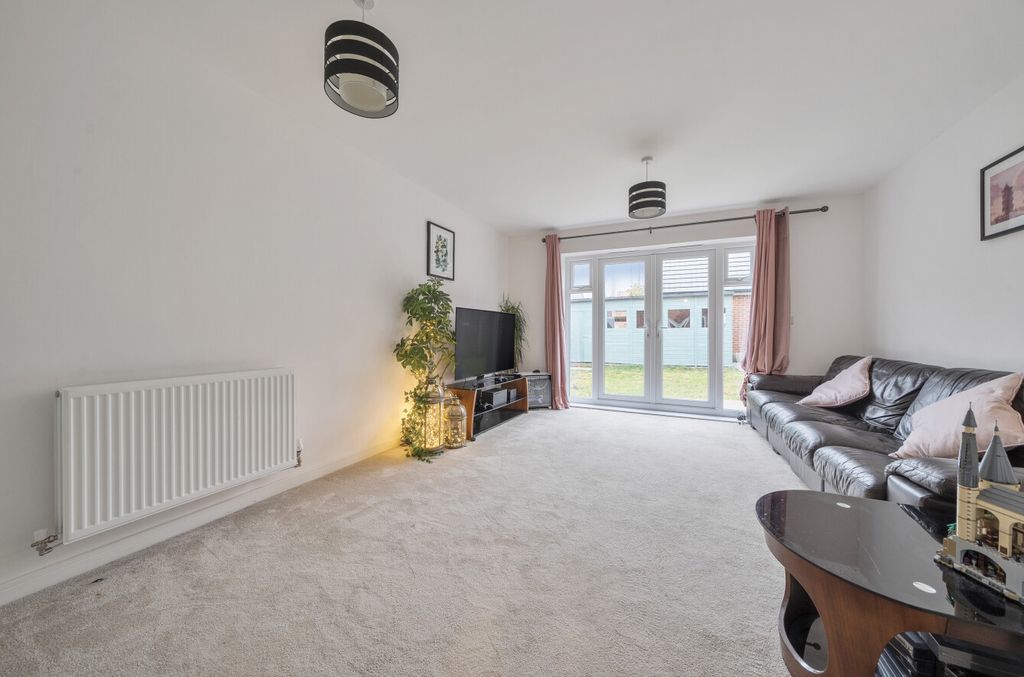 Property photo 1 of 12 Living/Dining Room