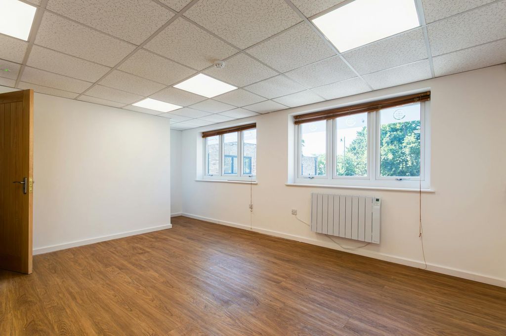 Property photo 2 of 8 13.Jpg
