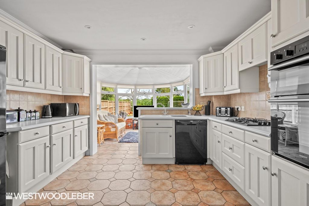 Property photo 3 of 43 Willowhouse_23.Jpg