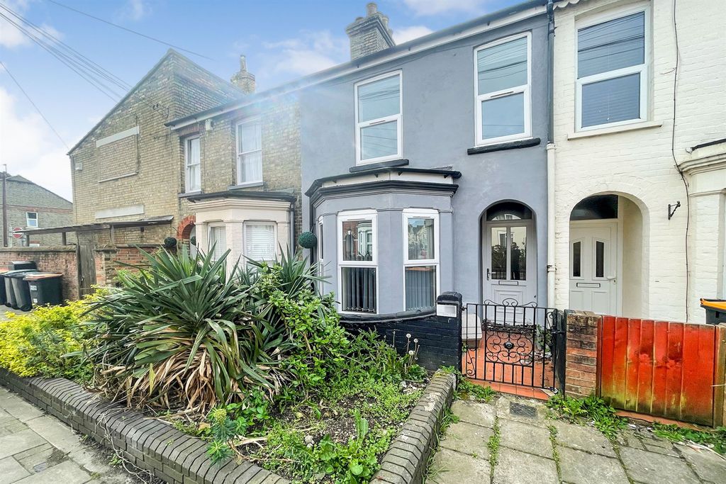 Property photo 1 of 11