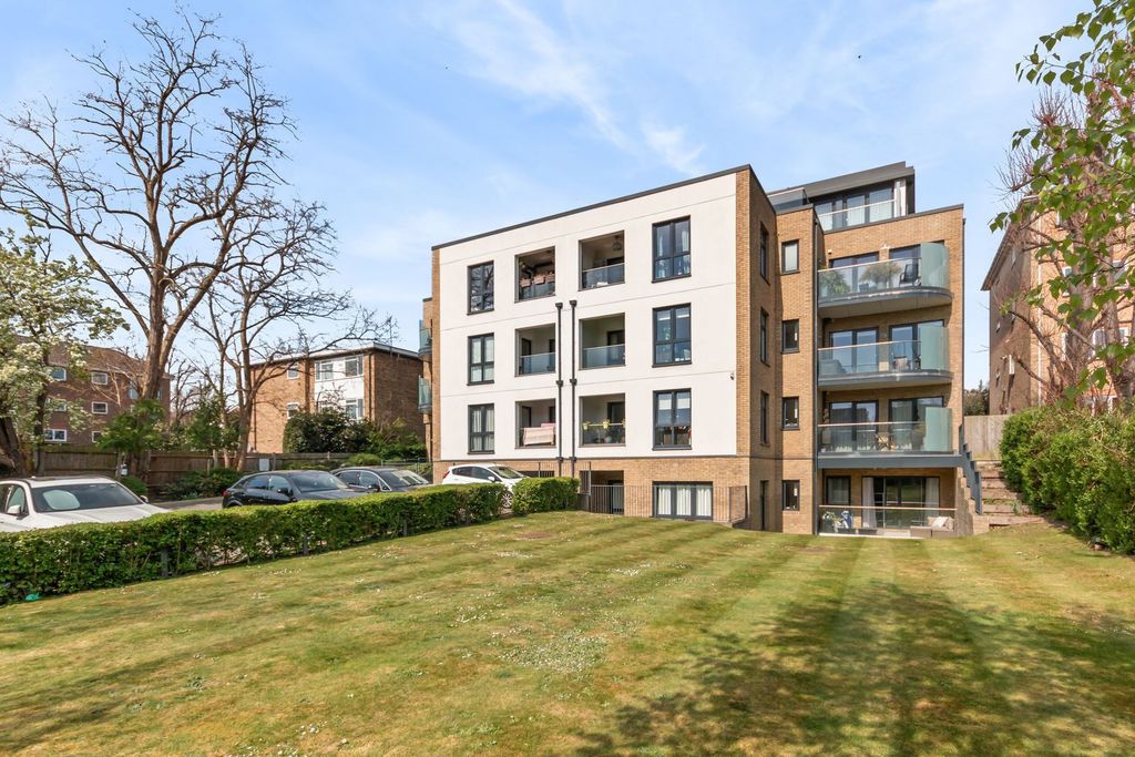 Property photo 1 of 12