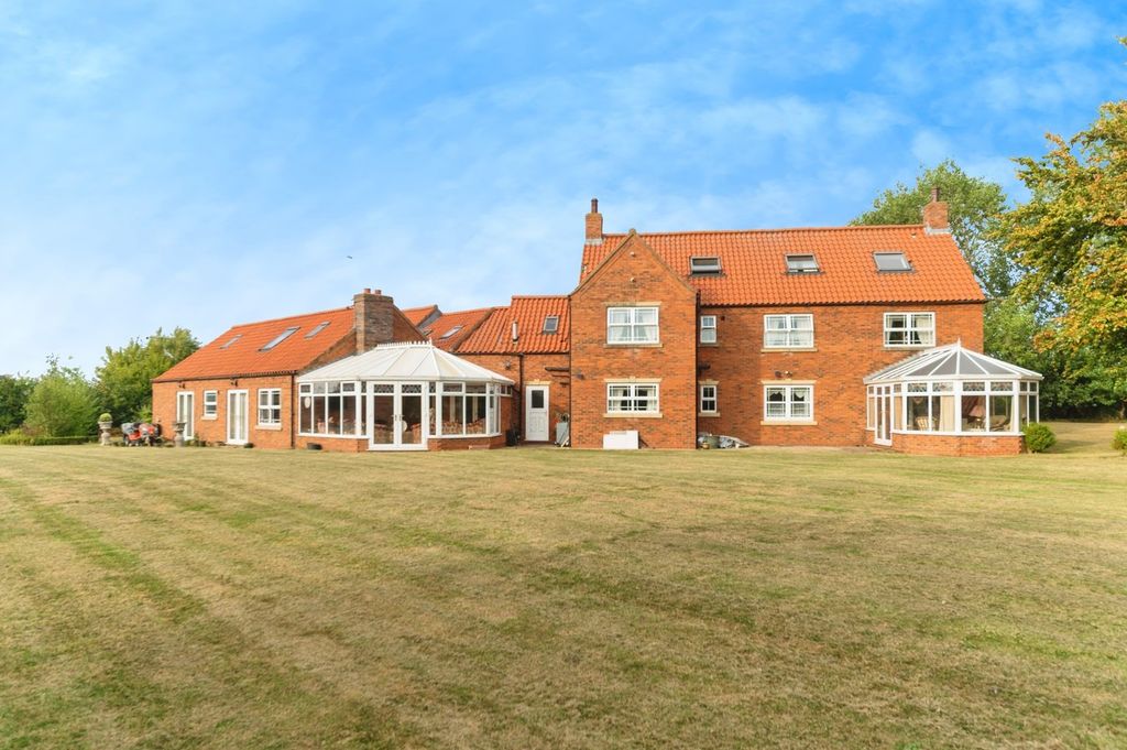 Property photo 1 of 35