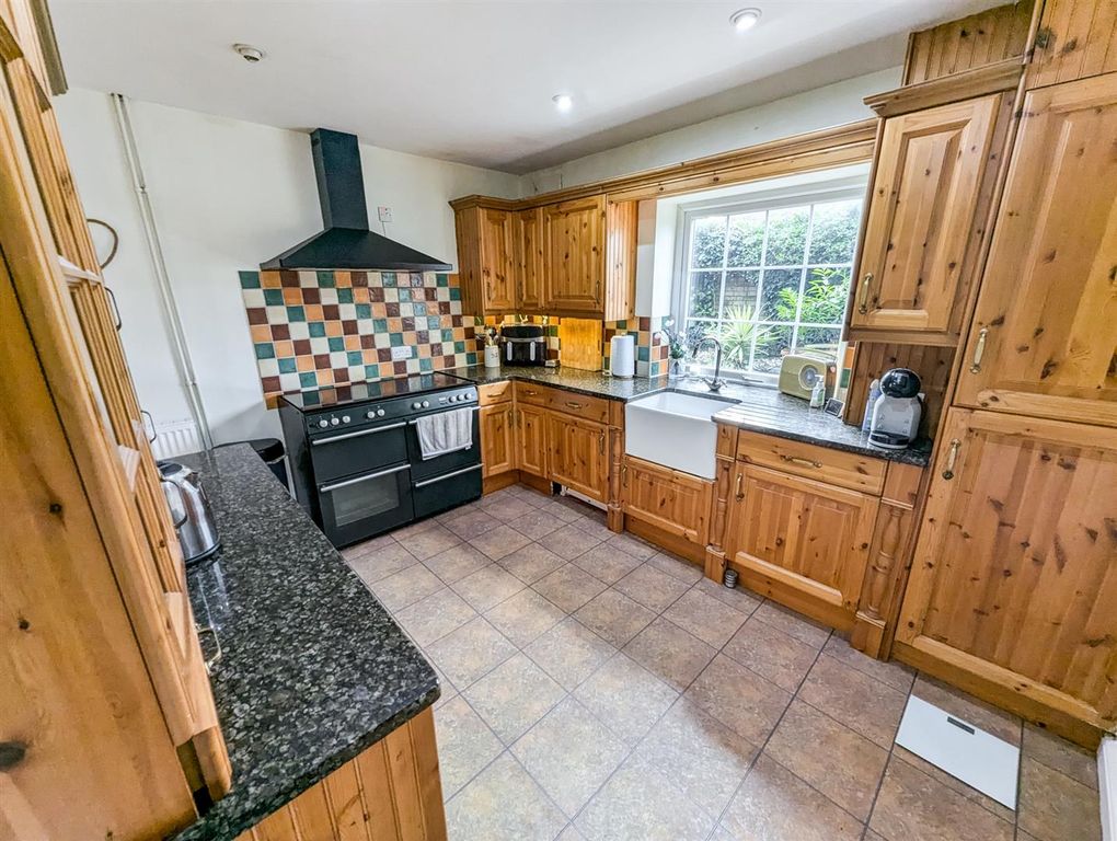 Property photo 3 of 36 Pxl_20250221_102901704.Raw-01.Cover.Jpg