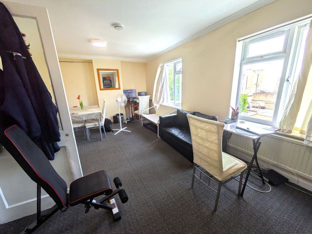 Property photo 3 of 6
