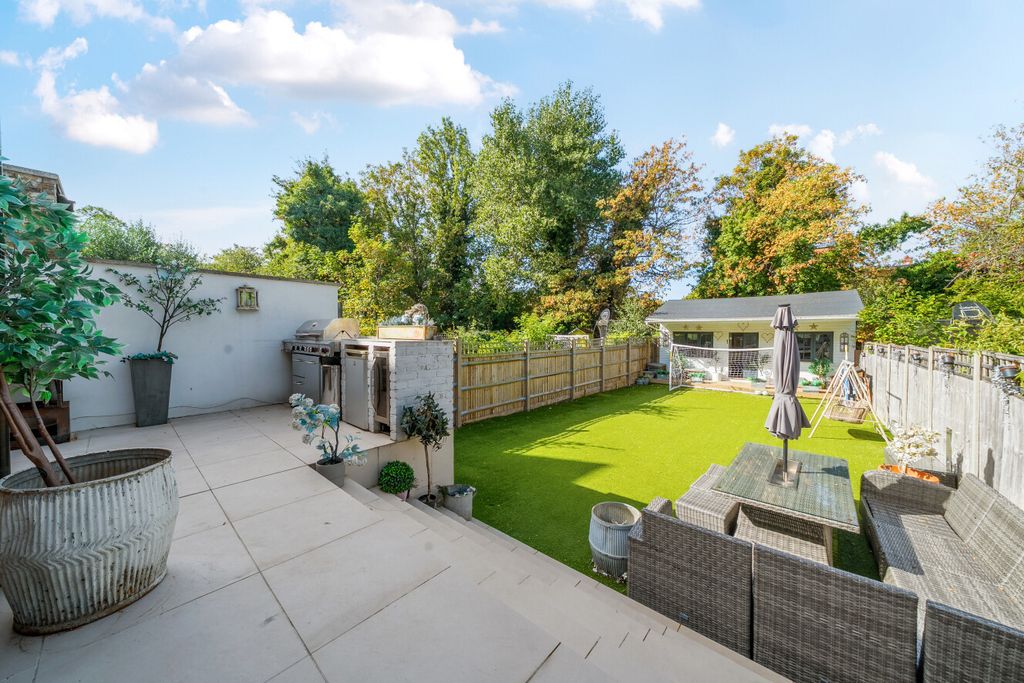 Property photo 3 of 19 1522792-18-6Aad63...