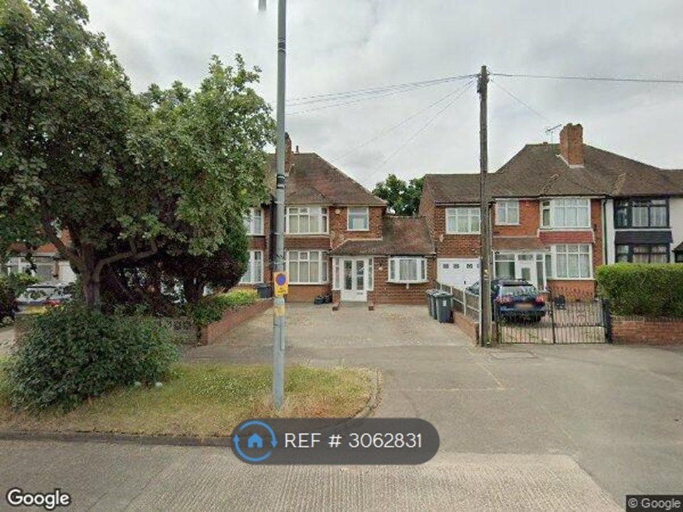 Property photo 1 of 14 Spacious 3-4 Bedroom Semi-Detached Home