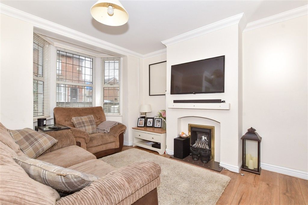 Property photo 1 of 9 Lounge