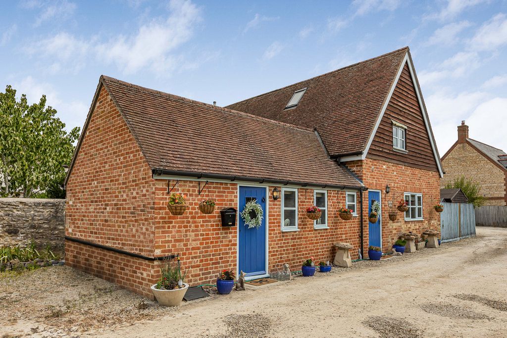 Property photo 1 of 44