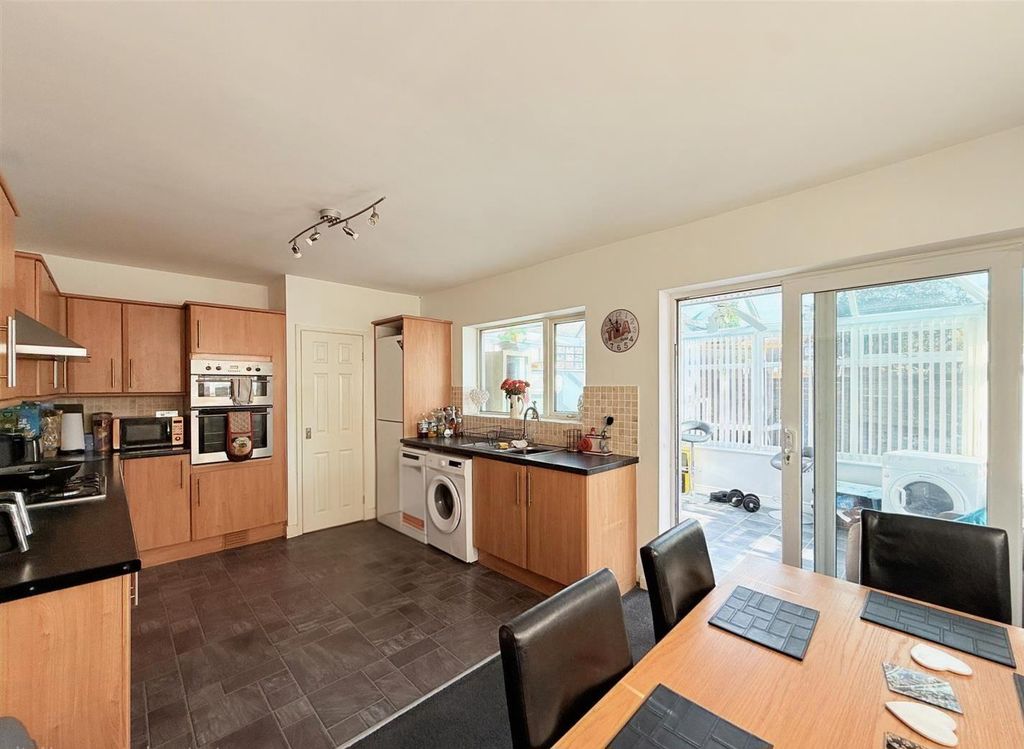 Property photo 3 of 14 36744.Jpg