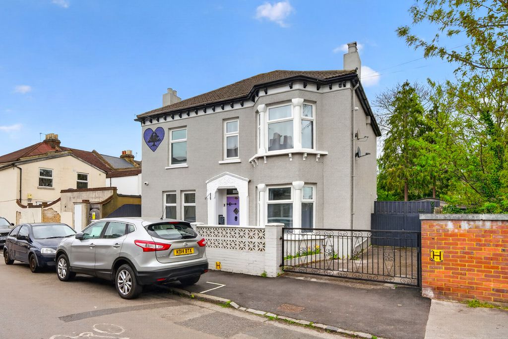 Property photo 2 of 14