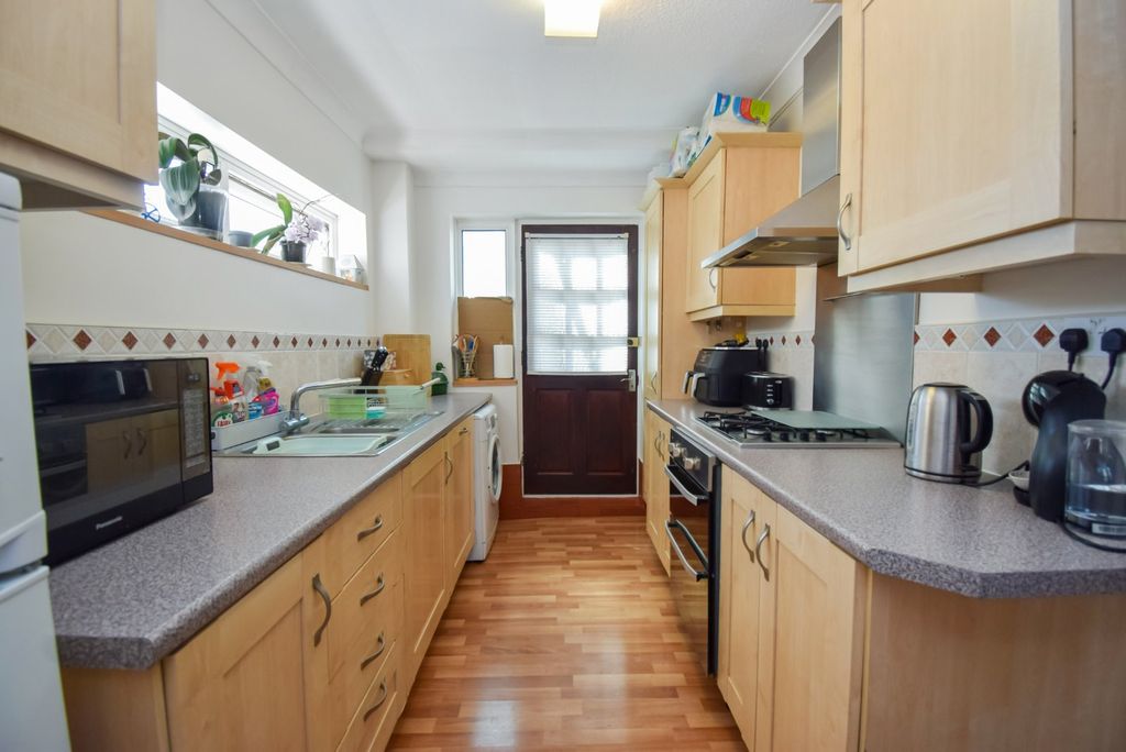 Property photo 3 of 15 Kitchen