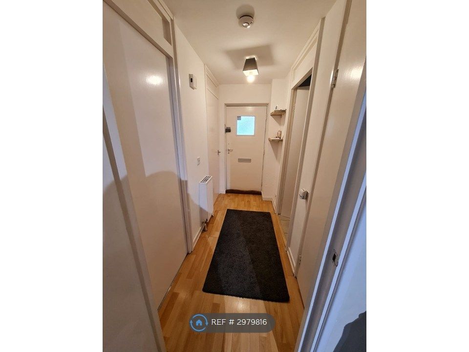 Property photo 2 of 16 Hallway