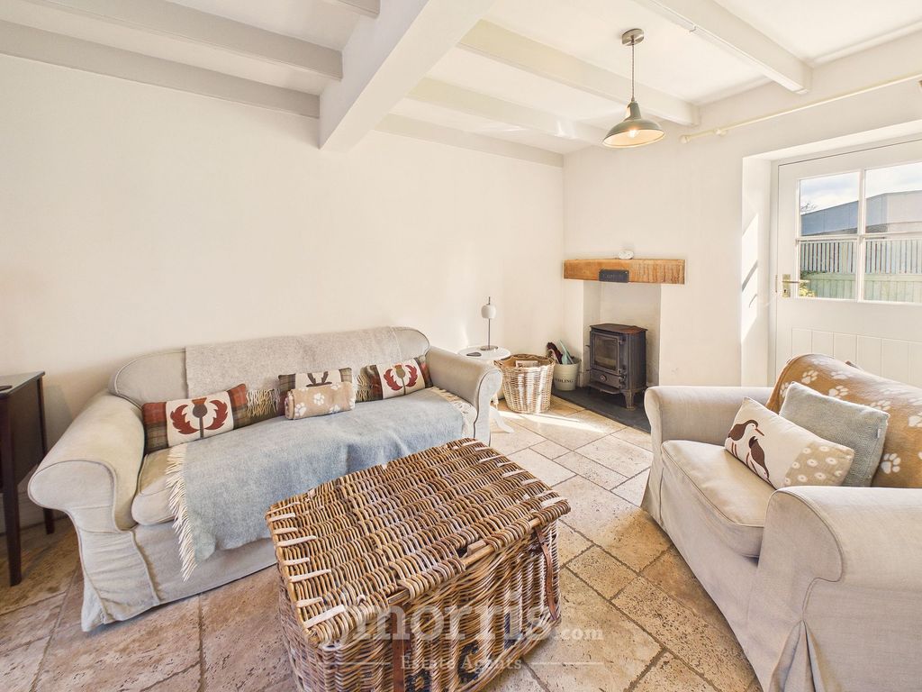 Property photo 2 of 33