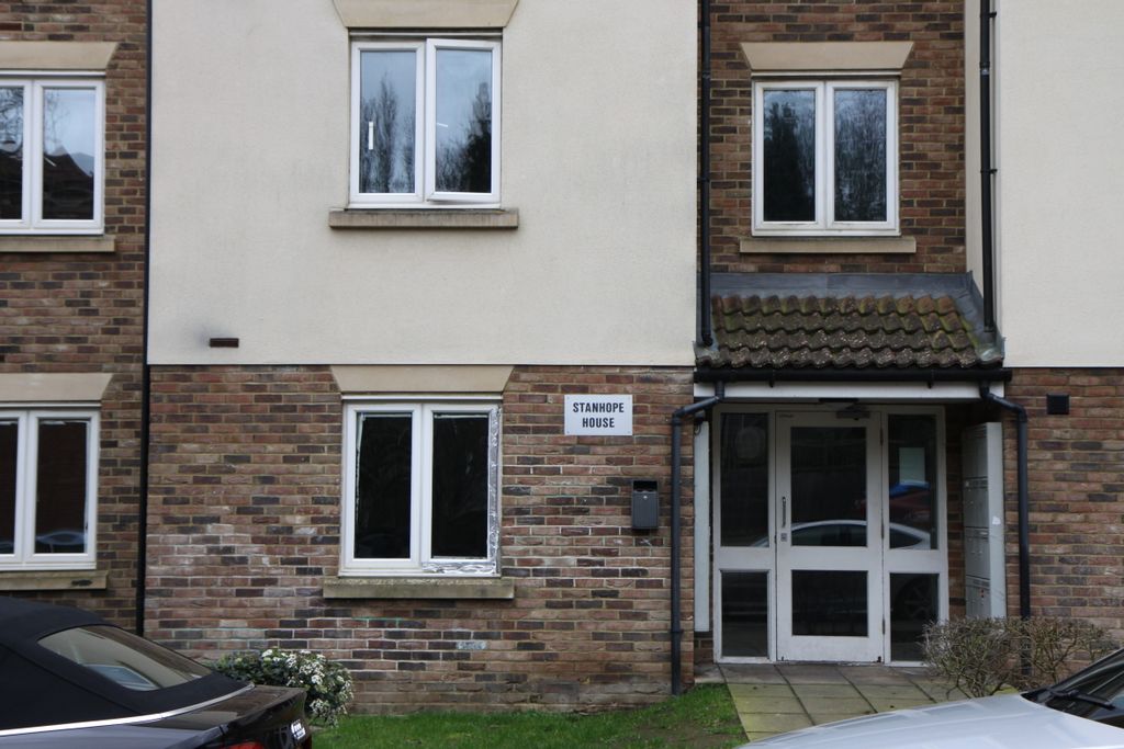 Property photo 1 of 11 Entrance