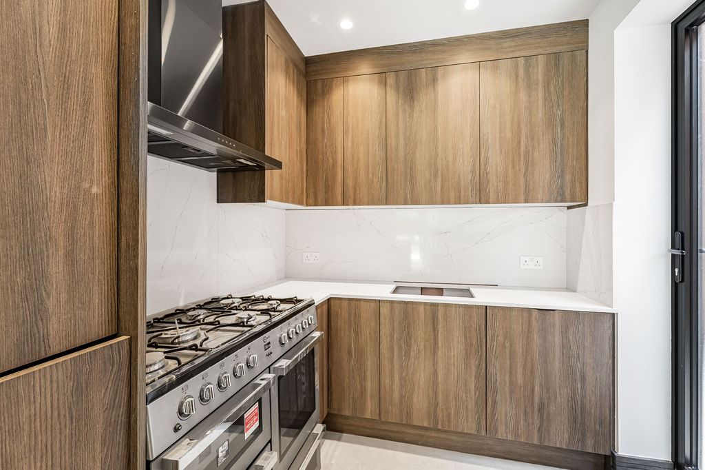 Additional image 6 of 5 bed detached house for salePipers Green Lane, Edgware HA8